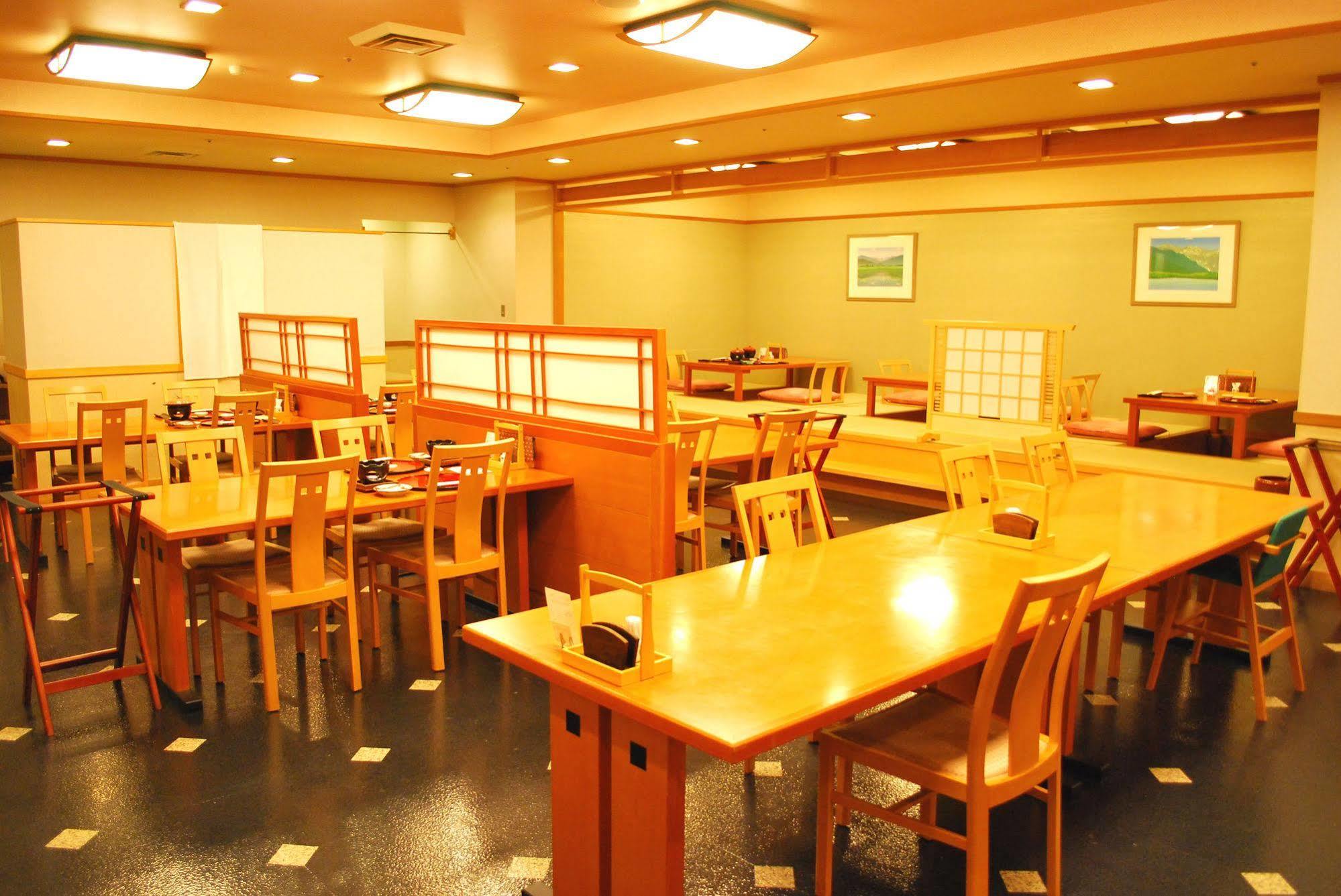 Royal Hotel Yatsugatake -From Apr2024 Grand Mercure Yatsugatake Resort & Spa Hokuto  Buitenkant foto